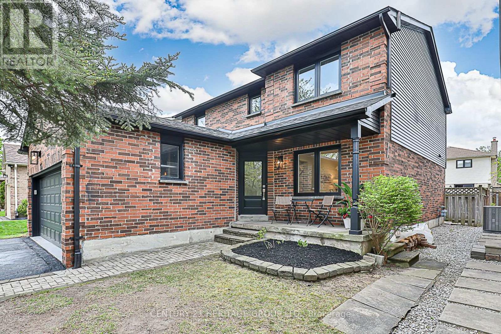 35 Buchanan Crescent, Aurora, Ontario  L4G 5K4 - Photo 2 - N12164655