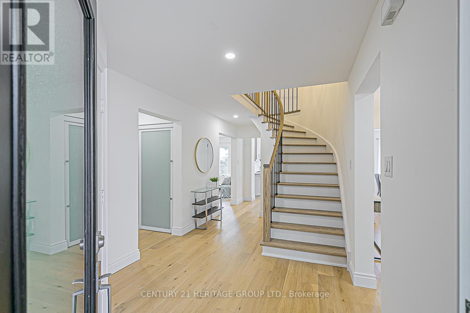 35 Buchanan Crescent, Aurora, Ontario  L4G 5K4 - Photo 5 - N12164655