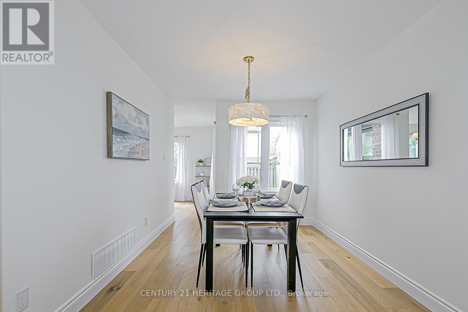 35 Buchanan Crescent, Aurora, Ontario  L4G 5K4 - Photo 8 - N12164655