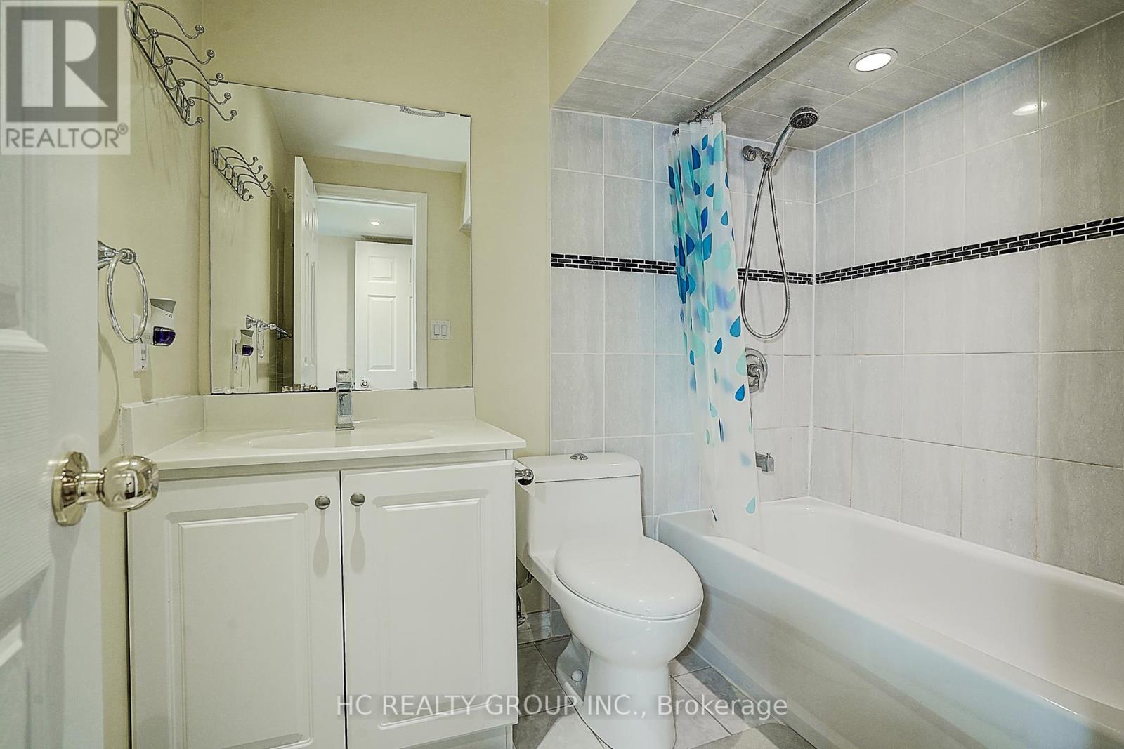 35 Olivia Drive, Markham, Ontario  L6C 3B6 - Photo 43 - N12164659