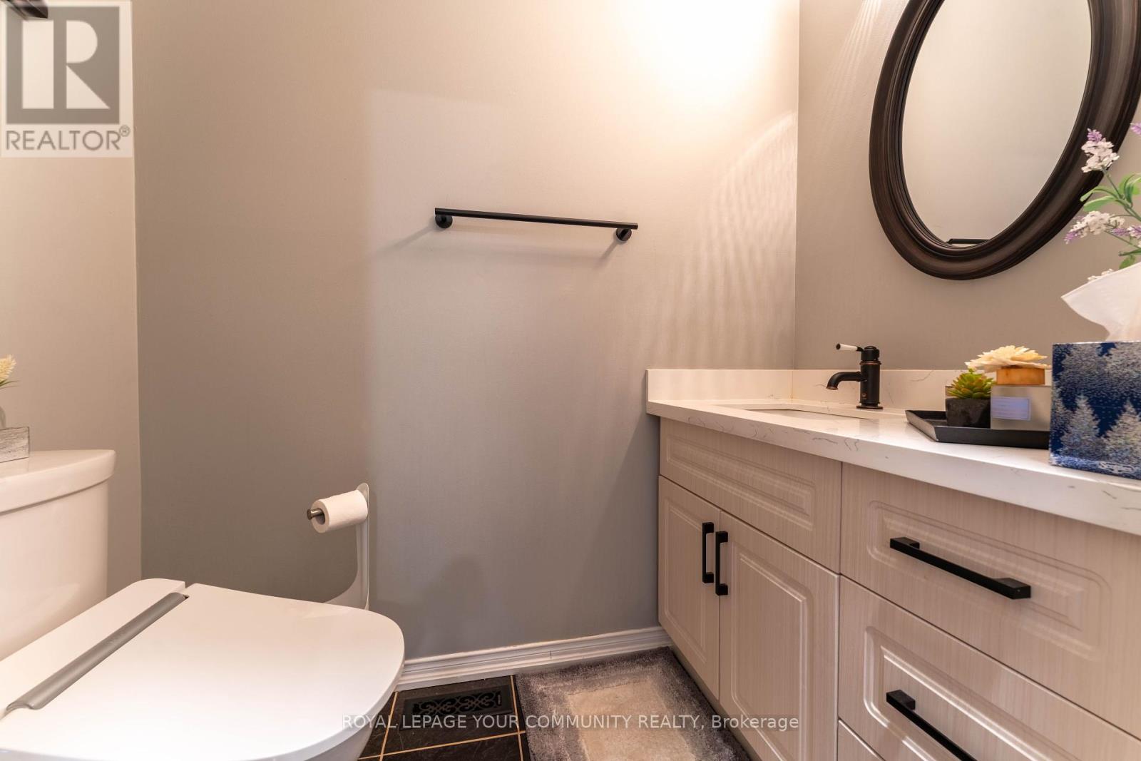 9 Glenis Gate, Richmond Hill, Ontario  L4E 4C4 - Photo 11 - N12164771