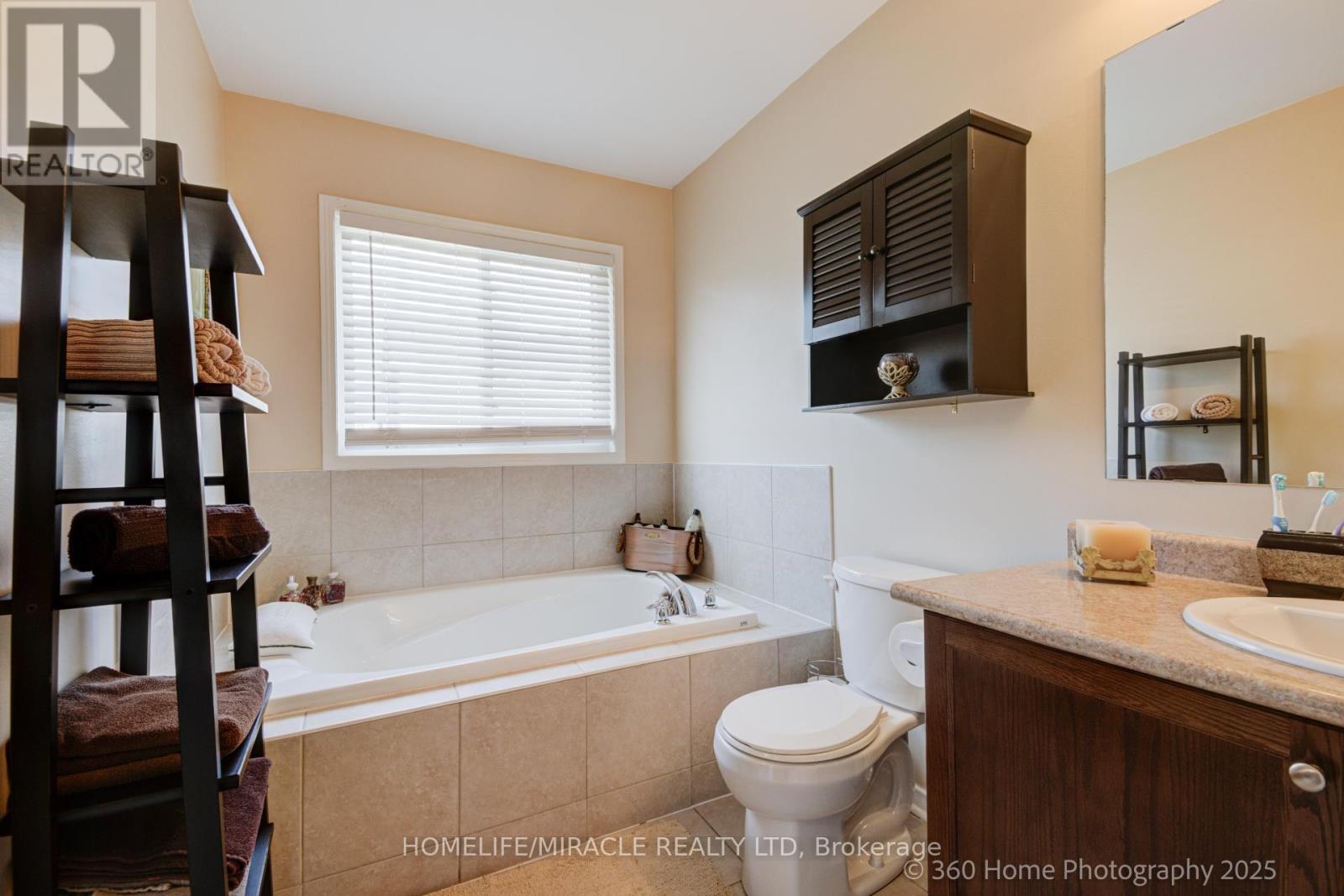 193 Orr Drive, Bradford West Gwillimbury, Ontario  L3Z 0S2 - Photo 22 - N12164777