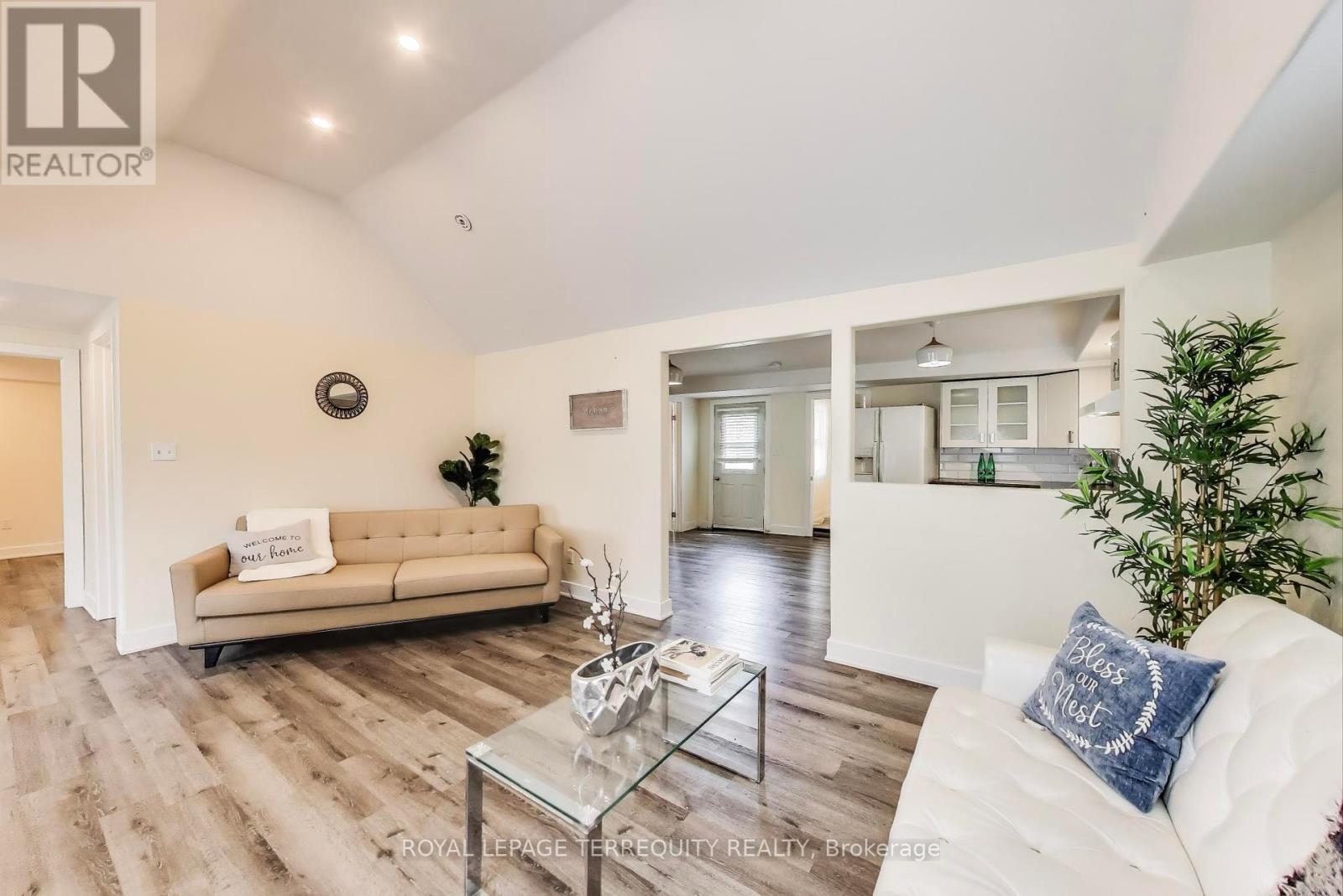 3251 Ravenshoe Road, East Gwillimbury, Ontario  L0G 1R0 - Photo 6 - N12164830