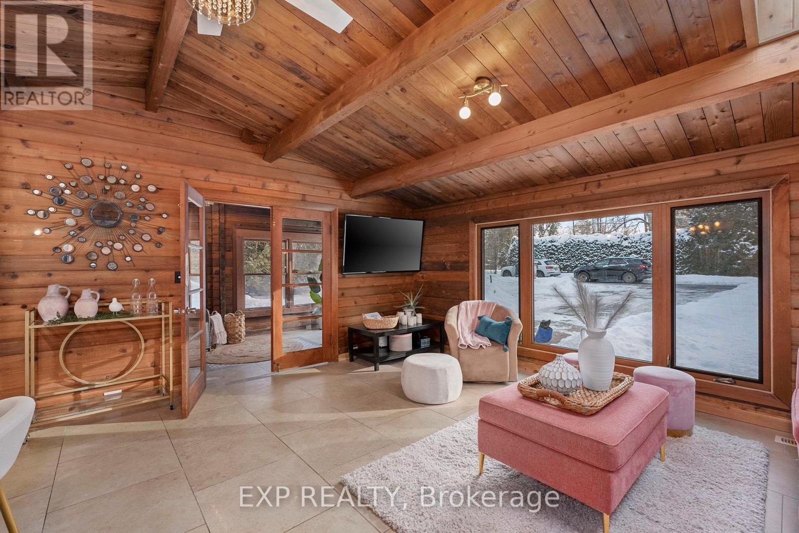 10 Maplewood Lane, Georgina, Ontario  L0E 1R0 - Photo 10 - N12164890