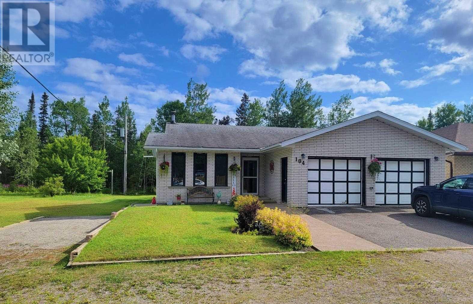 104 Centennial DR, SCHREIBER, Ontario