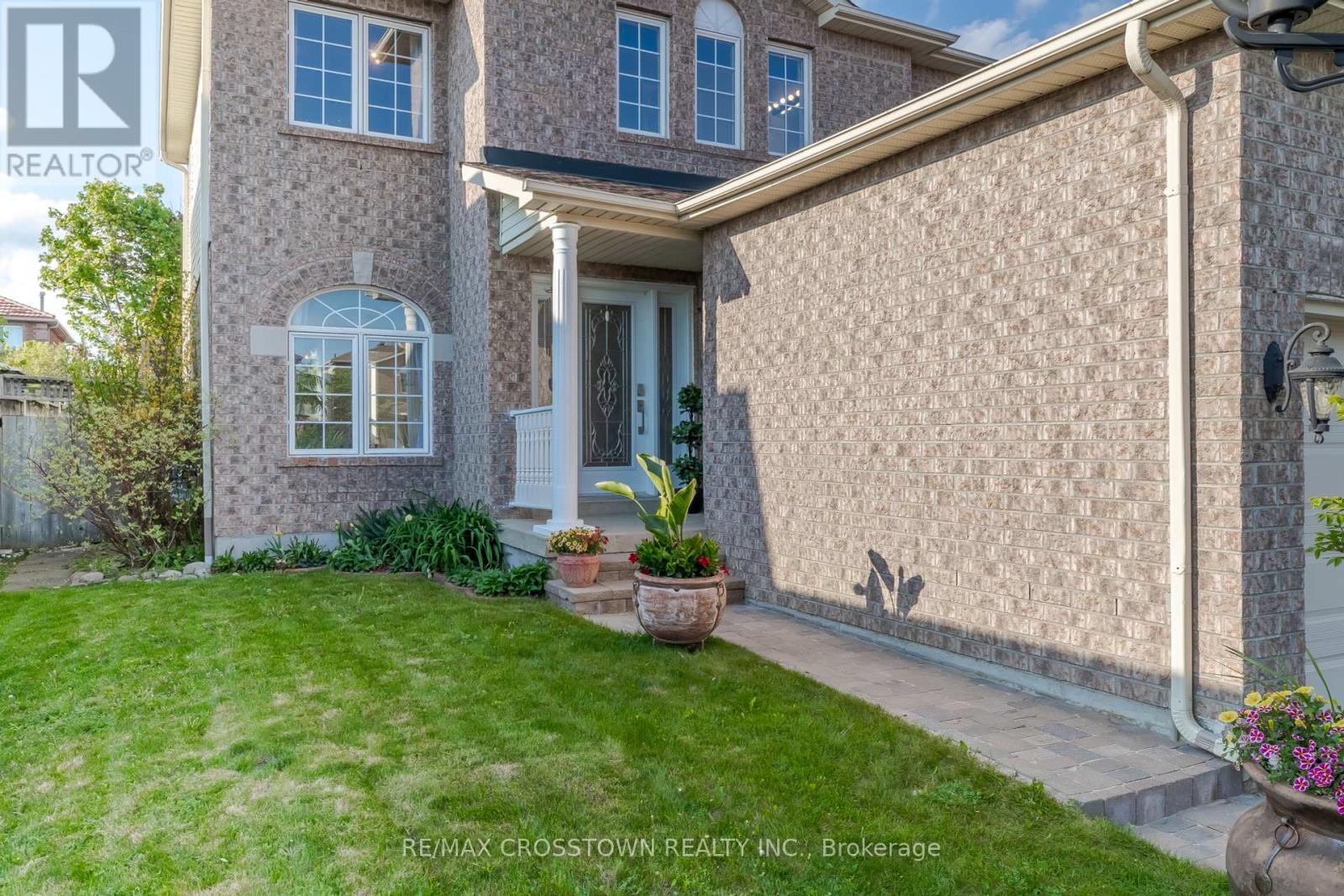 10 Wice Road, Barrie, Ontario  L4N 8R9 - Photo 4 - S12164647