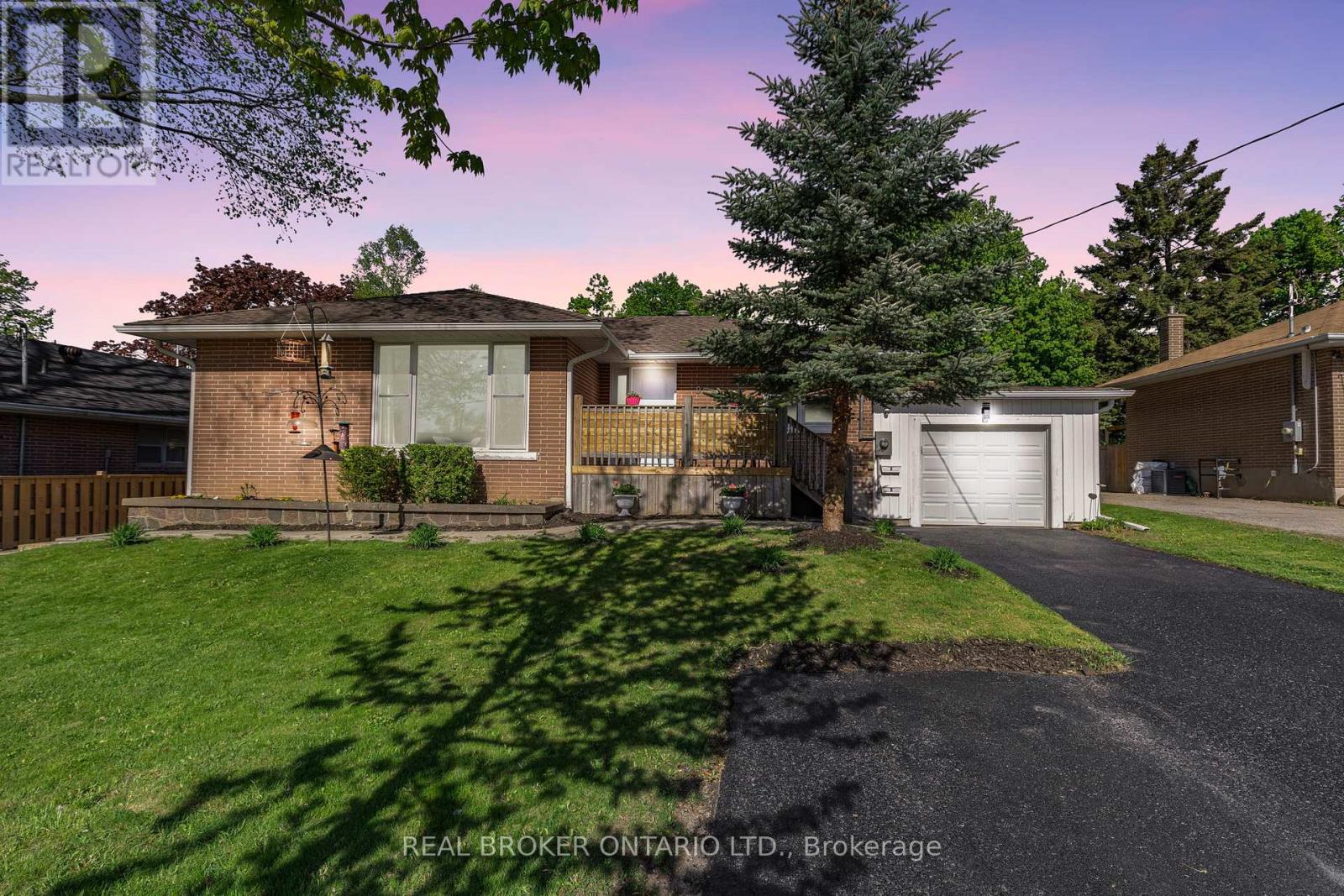 90 Johnson Street, Barrie, Ontario  L4M 4R3 - Photo 1 - S12164662