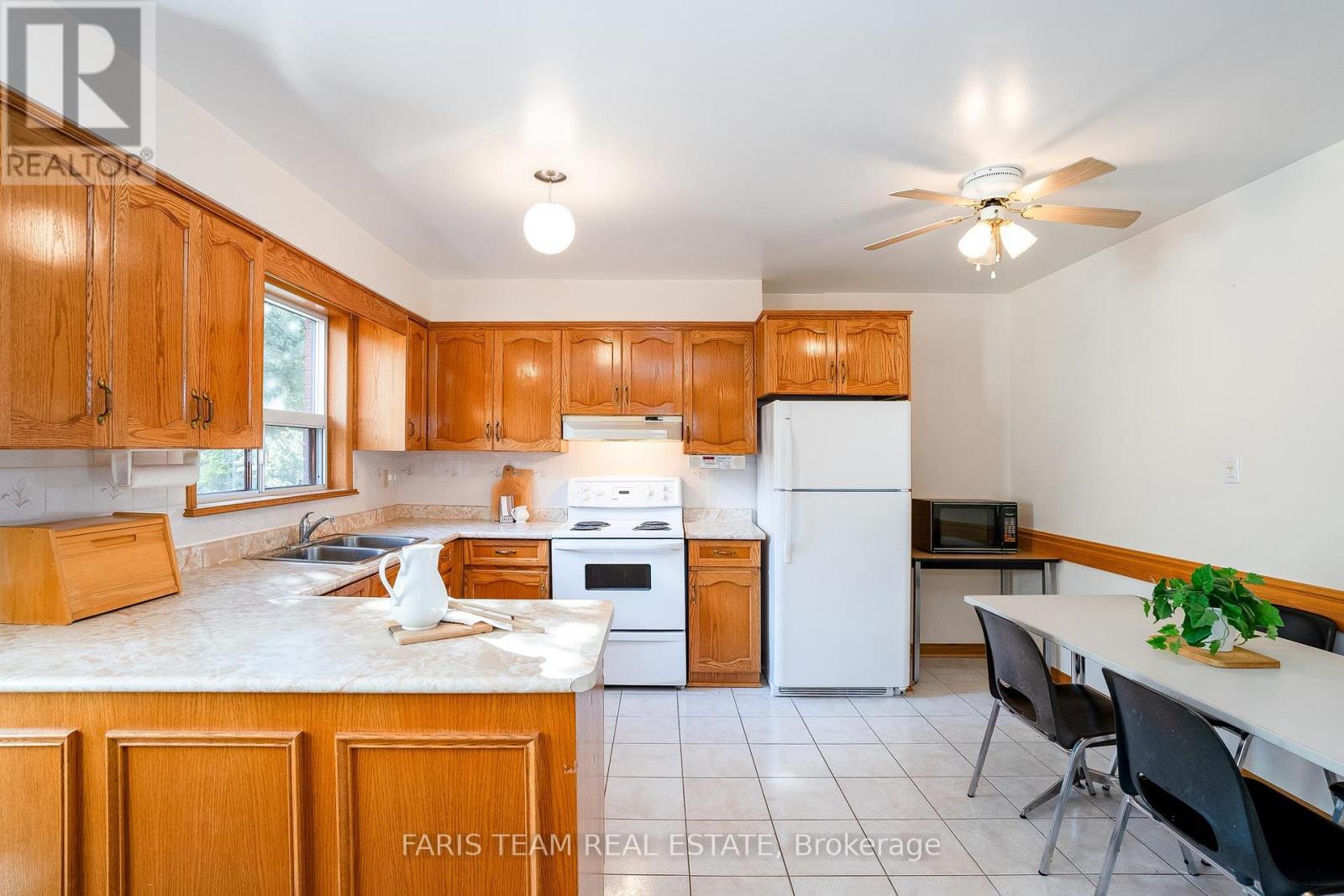84 Wendake Road, Tiny, Ontario  L0L 2T0 - Photo 3 - S12164750