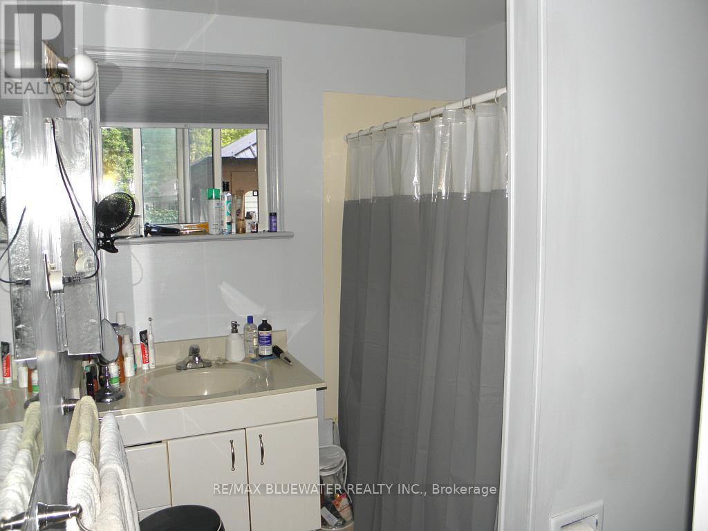 6016 Max Drive, Lambton Shores, Ontario  N0N 1J1 - Photo 22 - X12165000