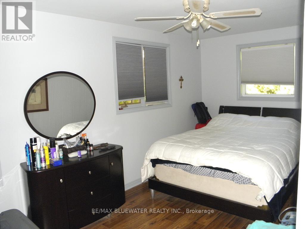 6016 Max Drive, Lambton Shores, Ontario  N0N 1J1 - Photo 23 - X12165000