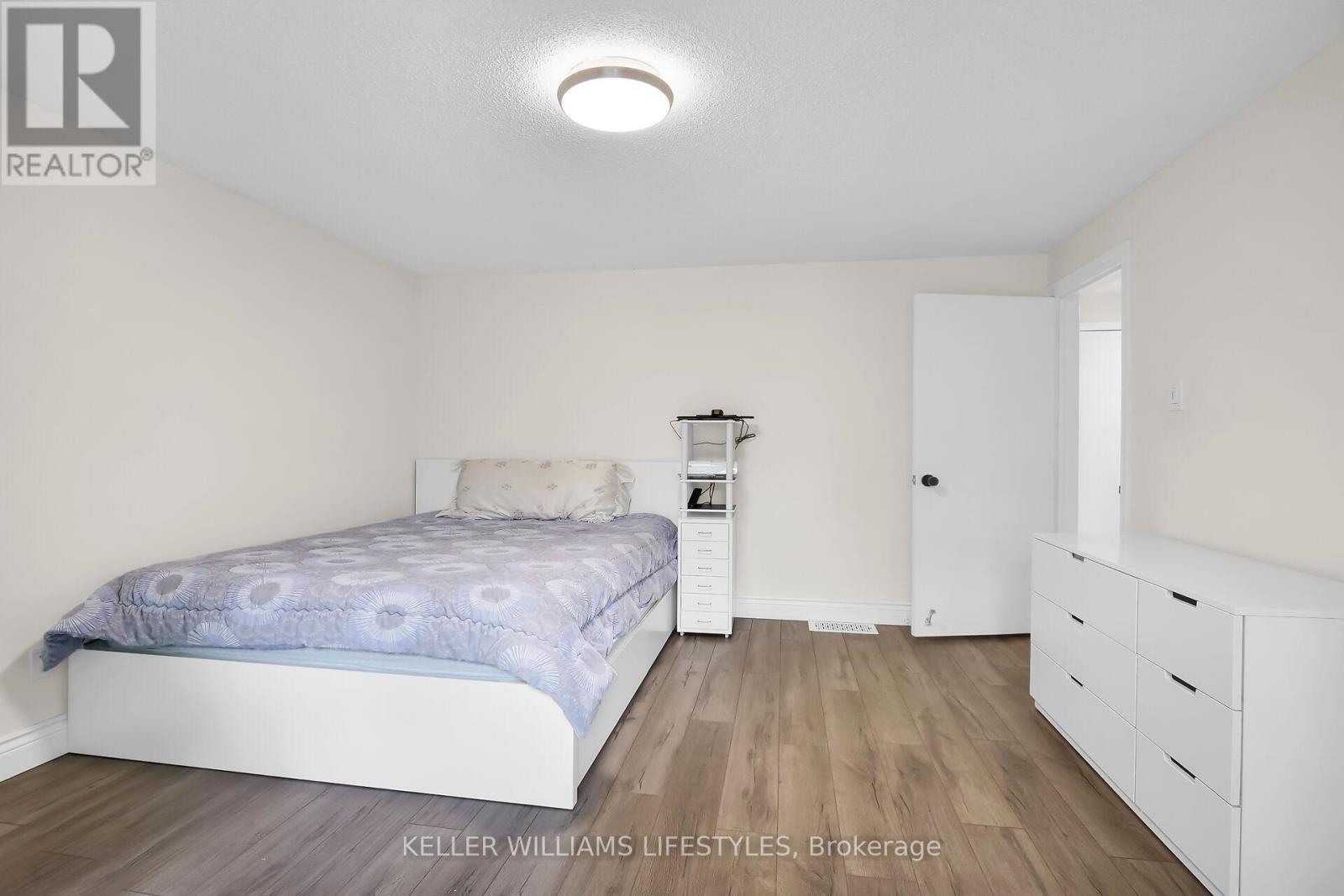 43 Finsbury Crescent, London North, Ontario  N6G 2B3 - Photo 20 - X12165014