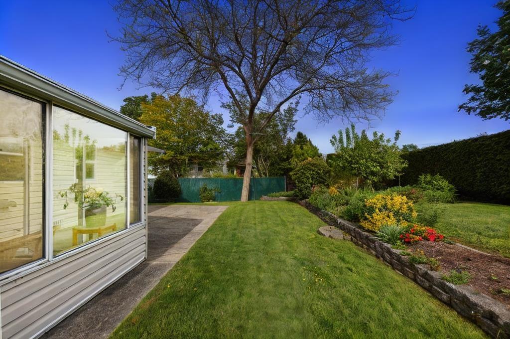 Property at 16424 12 AVENUE image 4