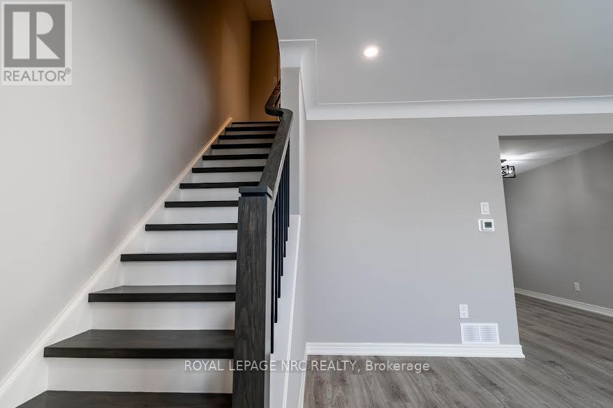 B - 261 Scott Street, St. Catharines, Ontario  L2N 1H9 - Photo 12 - X12164984