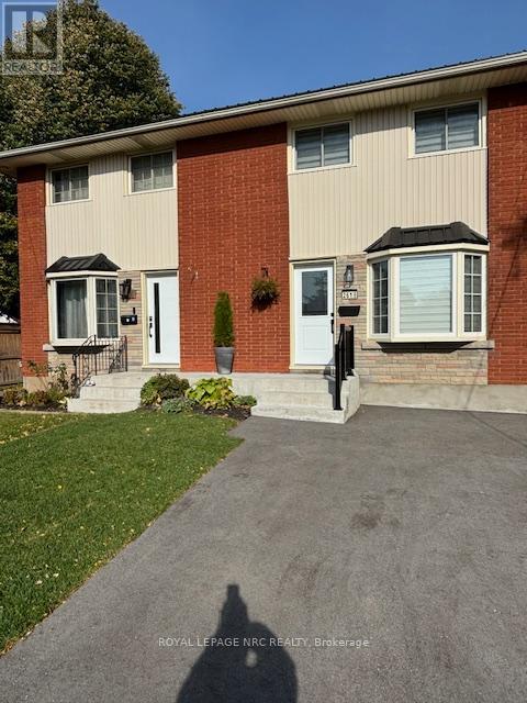 B - 261 Scott Street, St. Catharines, Ontario  L2N 1H9 - Photo 2 - X12164984