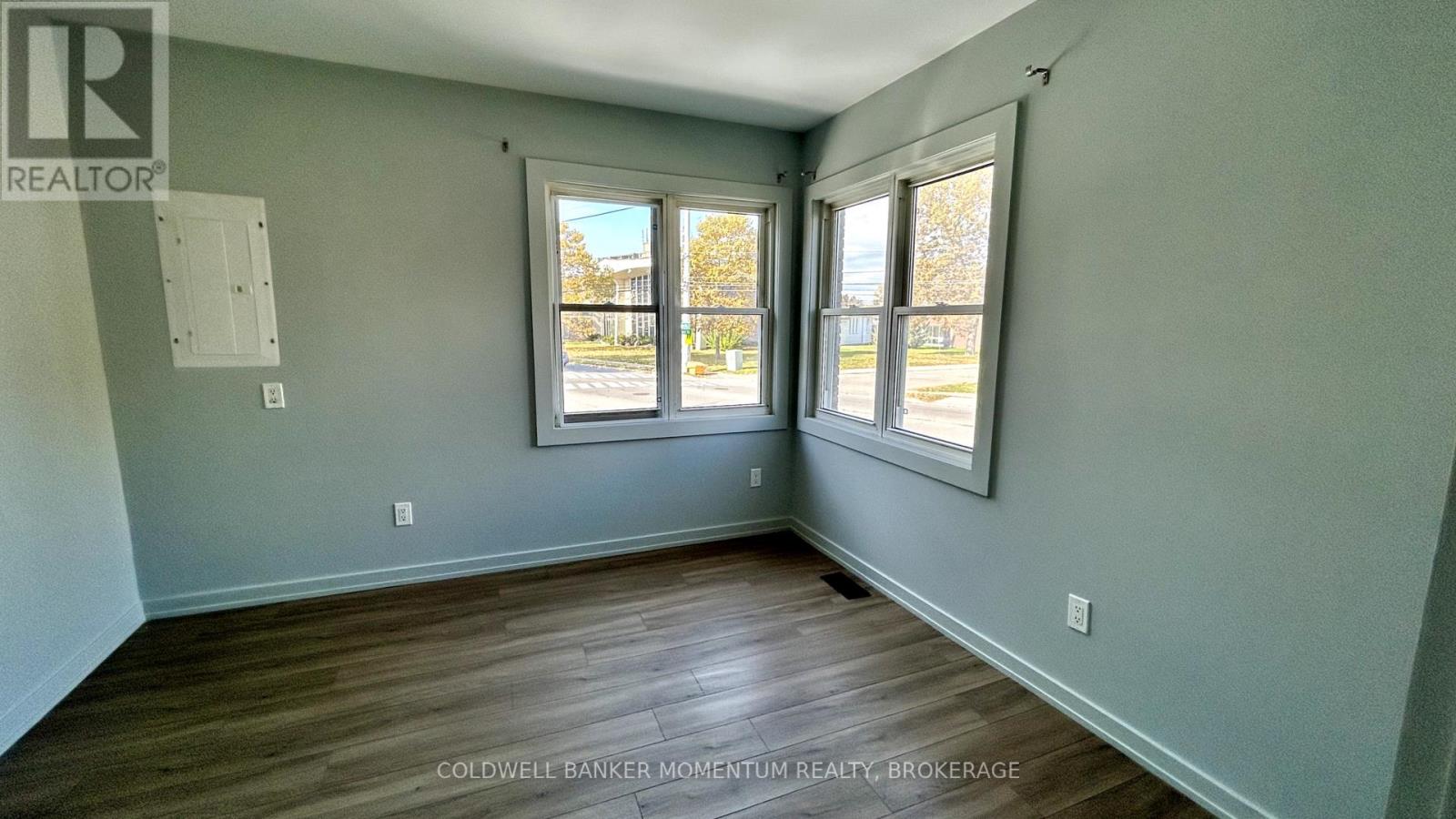 366 Carlton Street, St. Catharines, Ontario  L2M 4W6 - Photo 15 - X12164987