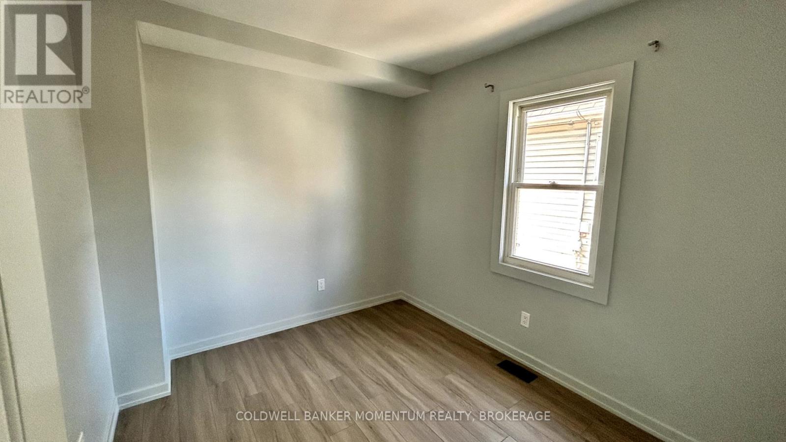 366 Carlton Street, St. Catharines, Ontario  L2M 4W6 - Photo 18 - X12164987
