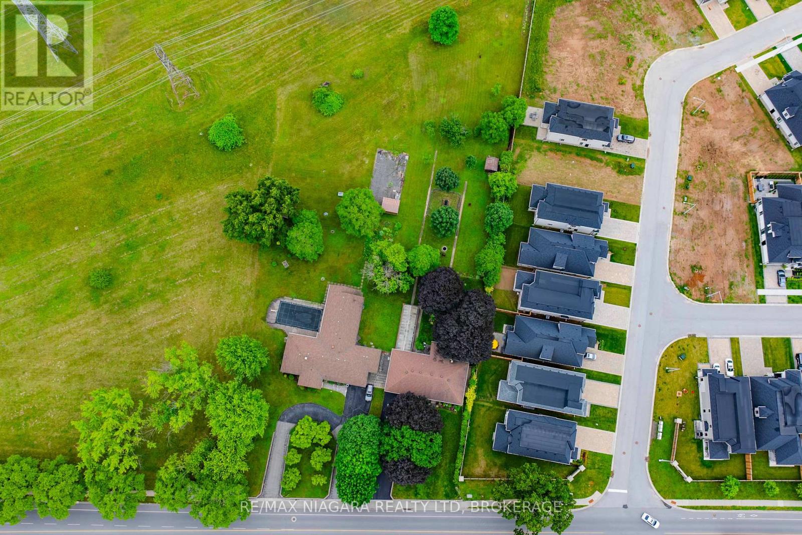 6378 Mountain Road, Niagara Falls (Stamford), Ontario  L2E 6S4 - Photo 10 - X12165007