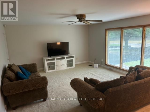 6378 Mountain Road, Niagara Falls (Stamford), Ontario  L2E 6S4 - Photo 13 - X12165007