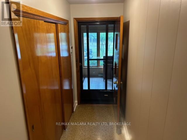 6378 Mountain Road, Niagara Falls (Stamford), Ontario  L2E 6S4 - Photo 14 - X12165007