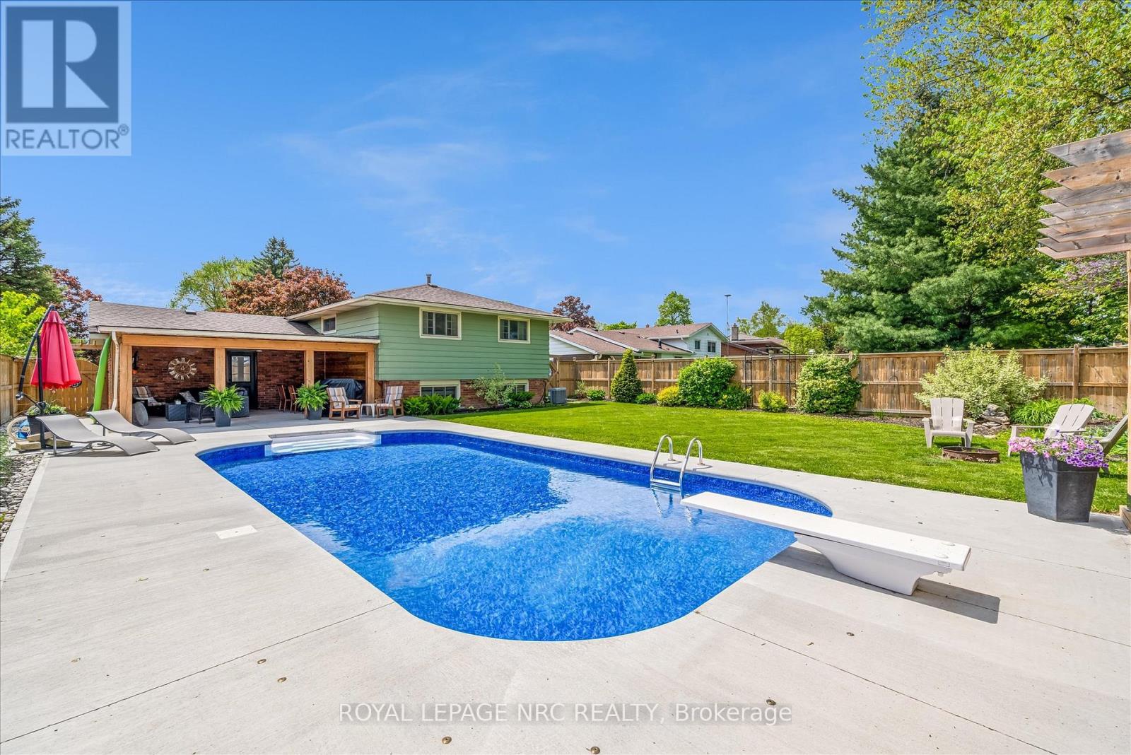 6 Mccoll Drive, Welland, Ontario  L3C 3L7 - Photo 4 - X12165062