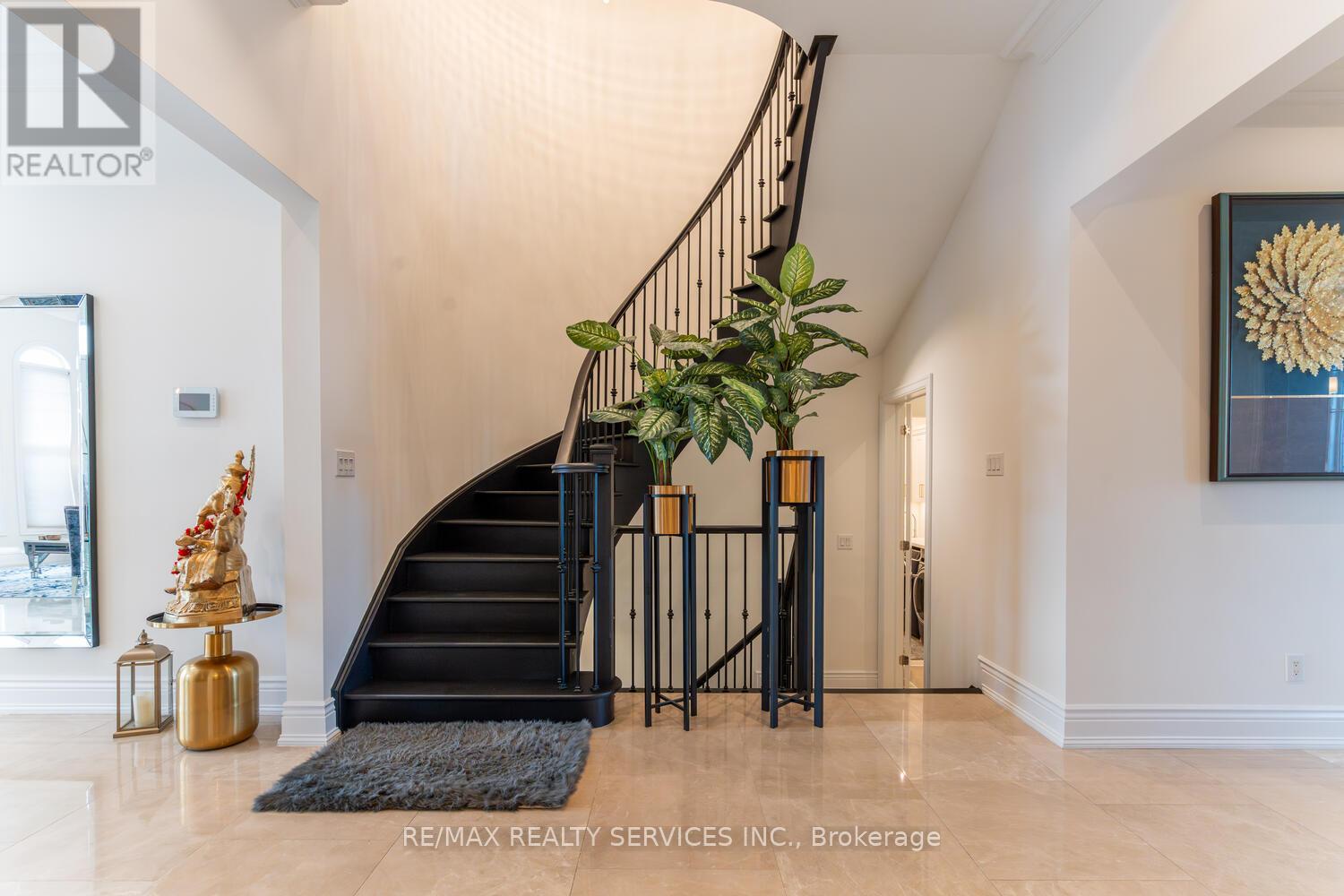 9 Interlacken Drive, Brampton, Ontario  L6X 0Y1 - Photo 21 - W12164646