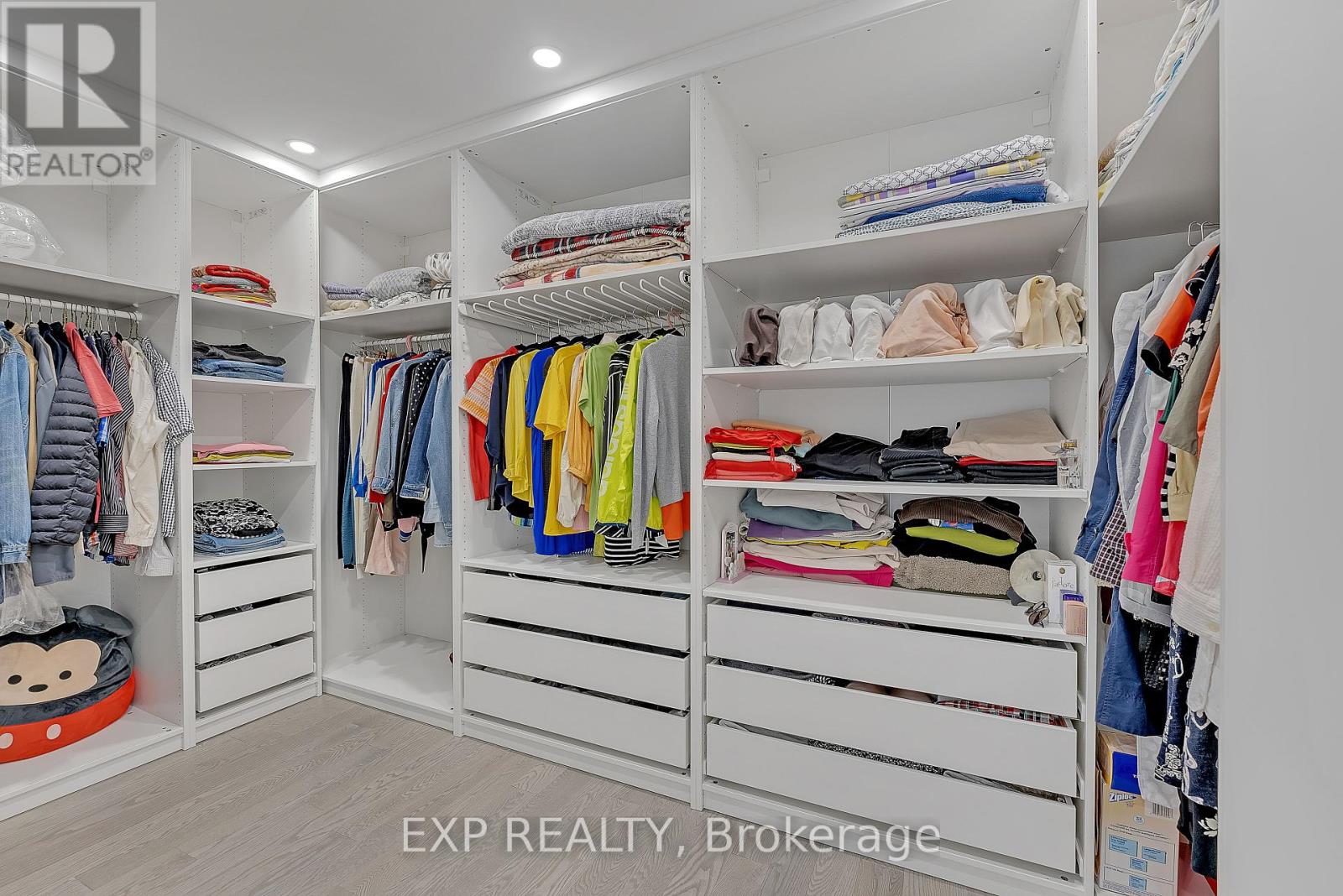 393 Burnhamthorpe Road, Toronto, Ontario  M9B 2A7 - Photo 21 - W12164674