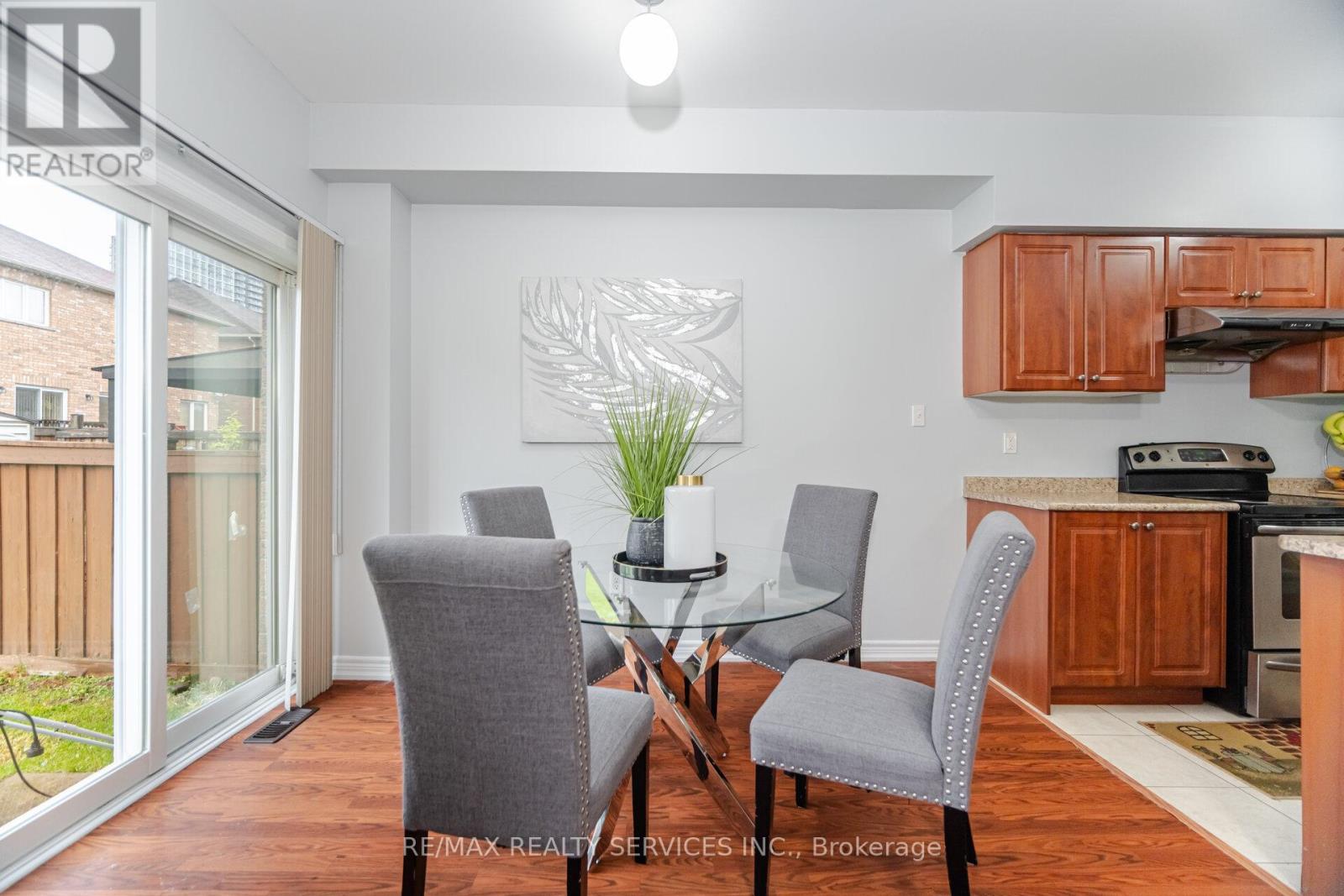 90 Crumlin Crescent, Brampton, Ontario  L6X 0Y4 - Photo 13 - W12164686