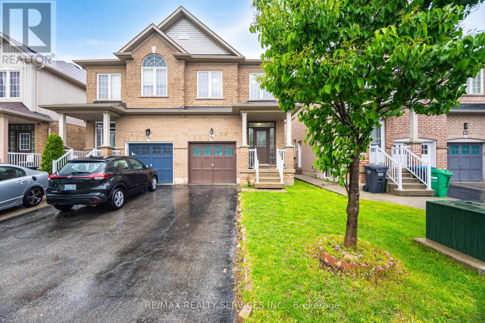 90 Crumlin Crescent, Brampton, Ontario  L6X 0Y4 - Photo 2 - W12164686