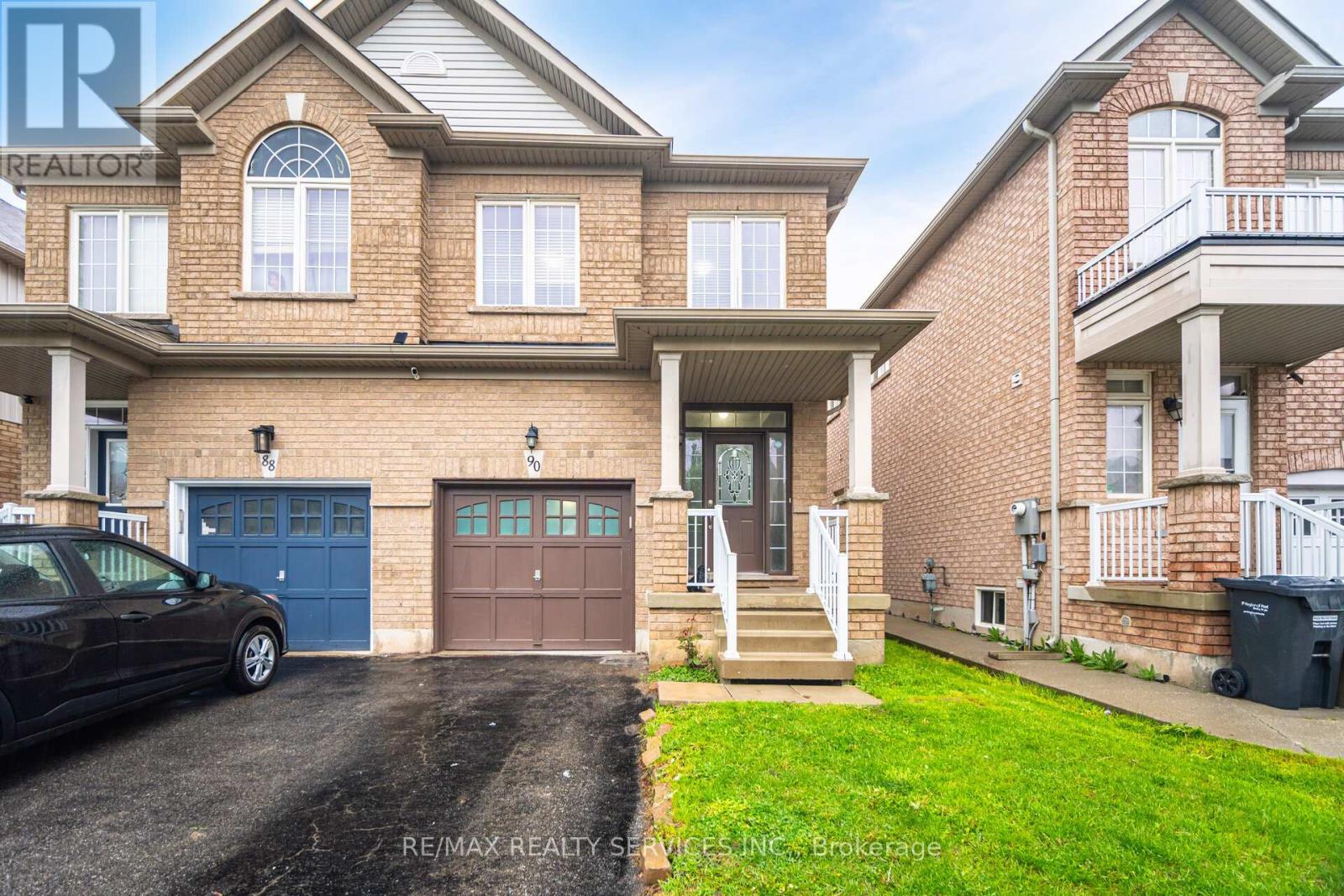 90 Crumlin Crescent, Brampton, Ontario  L6X 0Y4 - Photo 3 - W12164686