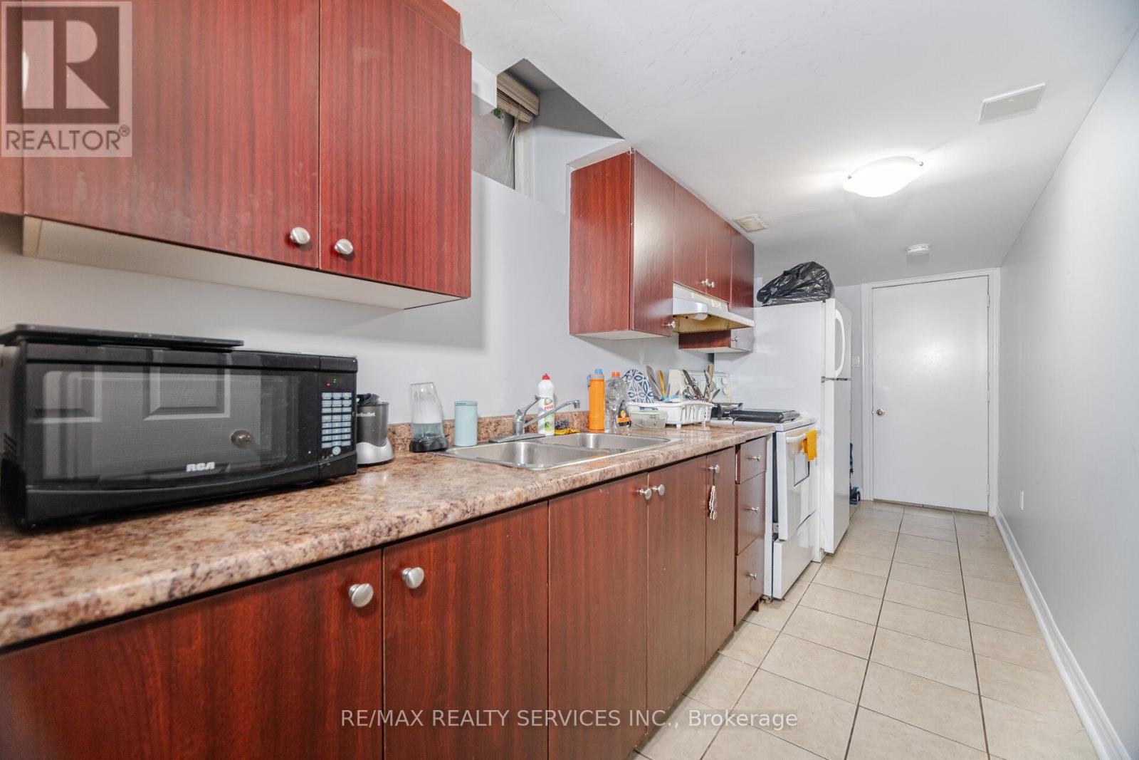 90 Crumlin Crescent, Brampton, Ontario  L6X 0Y4 - Photo 30 - W12164686