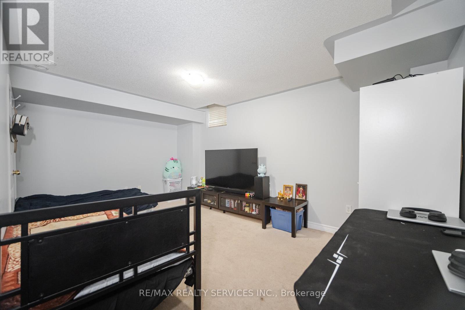 90 Crumlin Crescent, Brampton, Ontario  L6X 0Y4 - Photo 32 - W12164686