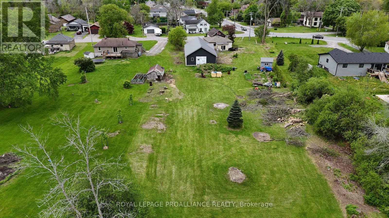 794 County Road 28, Prince Edward County, Ontario  K8N 4Z7 - Photo 5 - X12104180