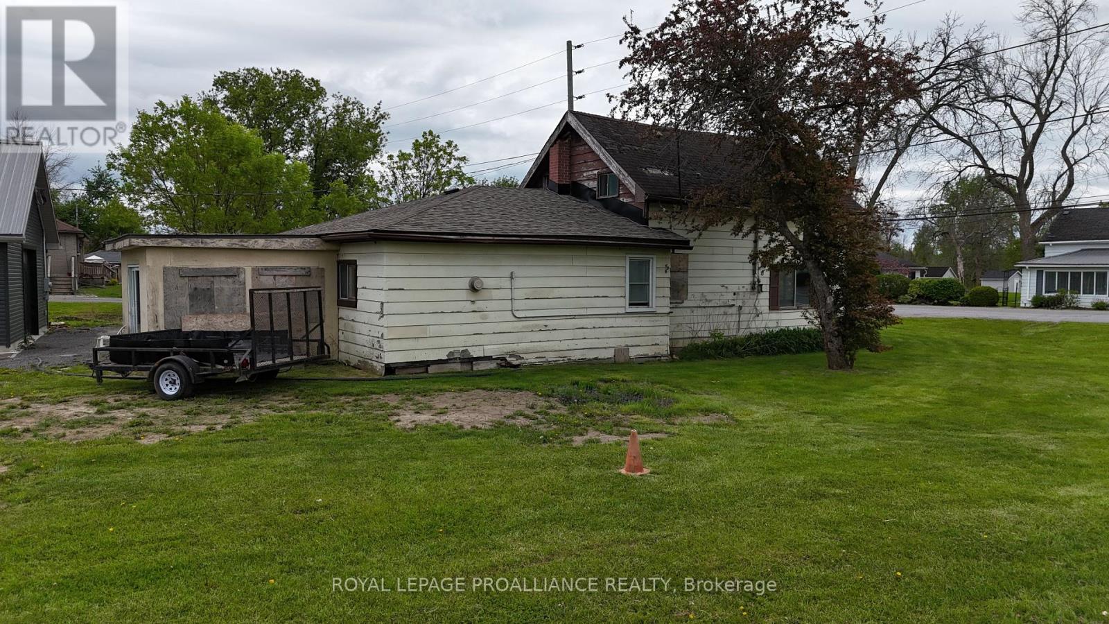 794 County Road 28, Prince Edward County, Ontario  K8N 4Z7 - Photo 7 - X12104180