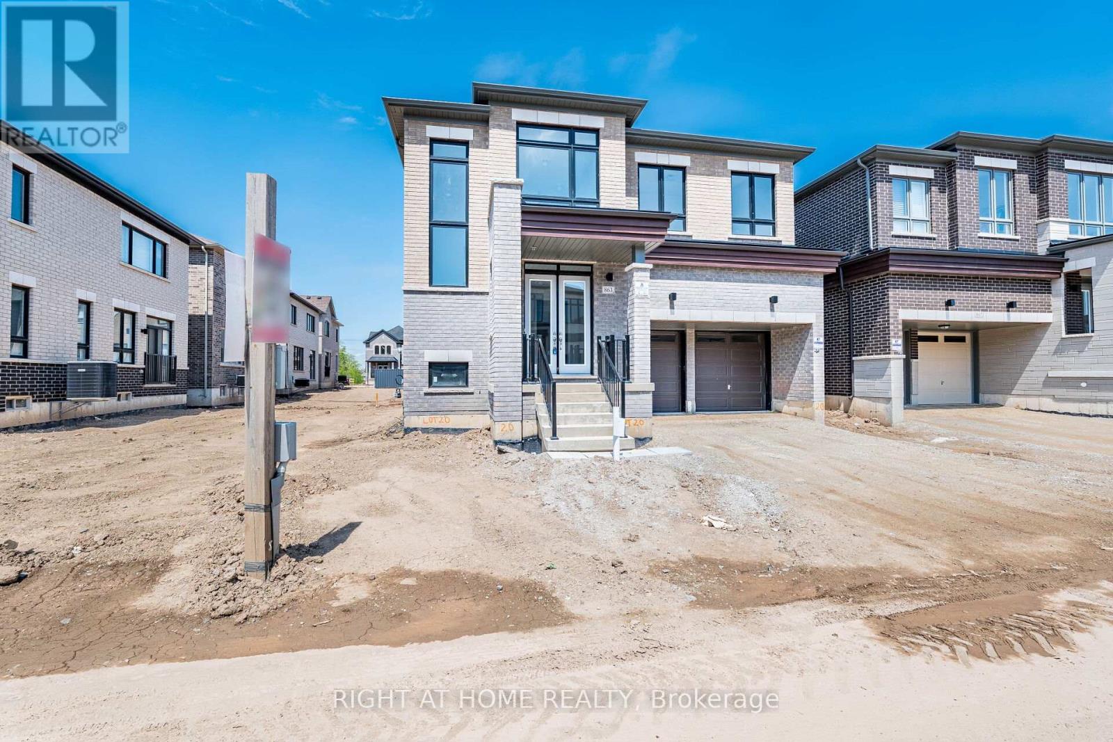 863 Plum Place, Milton, Ontario  L9T 7E7 - Photo 3 - W12164781