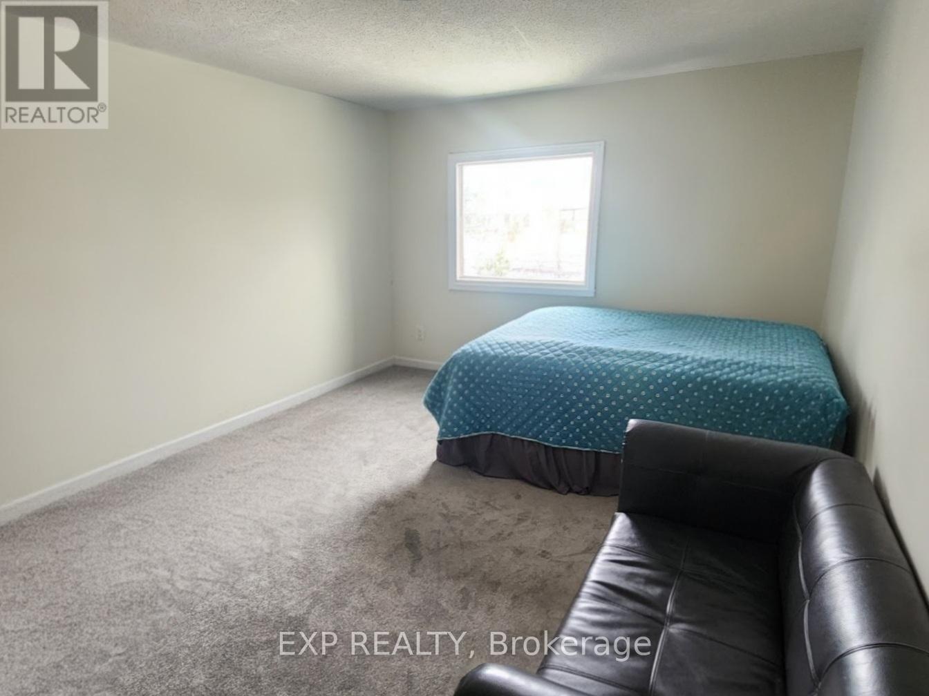 4302 Mayflower Drive, Mississauga, Ontario  L5R 1T7 - Photo 12 - W12164819