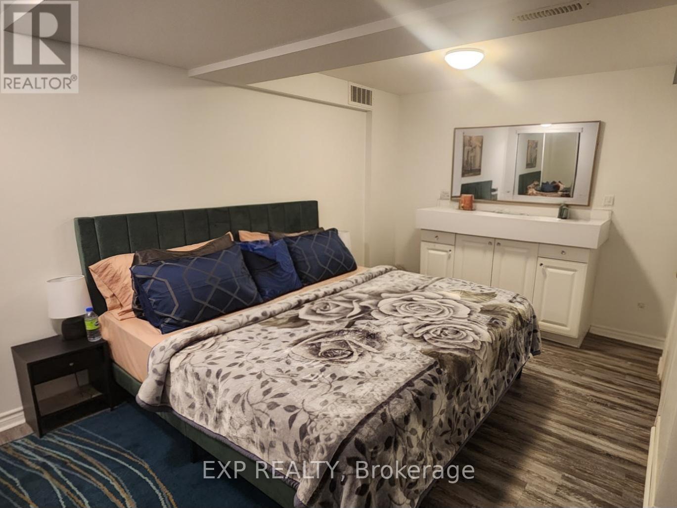 4302 Mayflower Drive, Mississauga, Ontario  L5R 1T7 - Photo 15 - W12164819