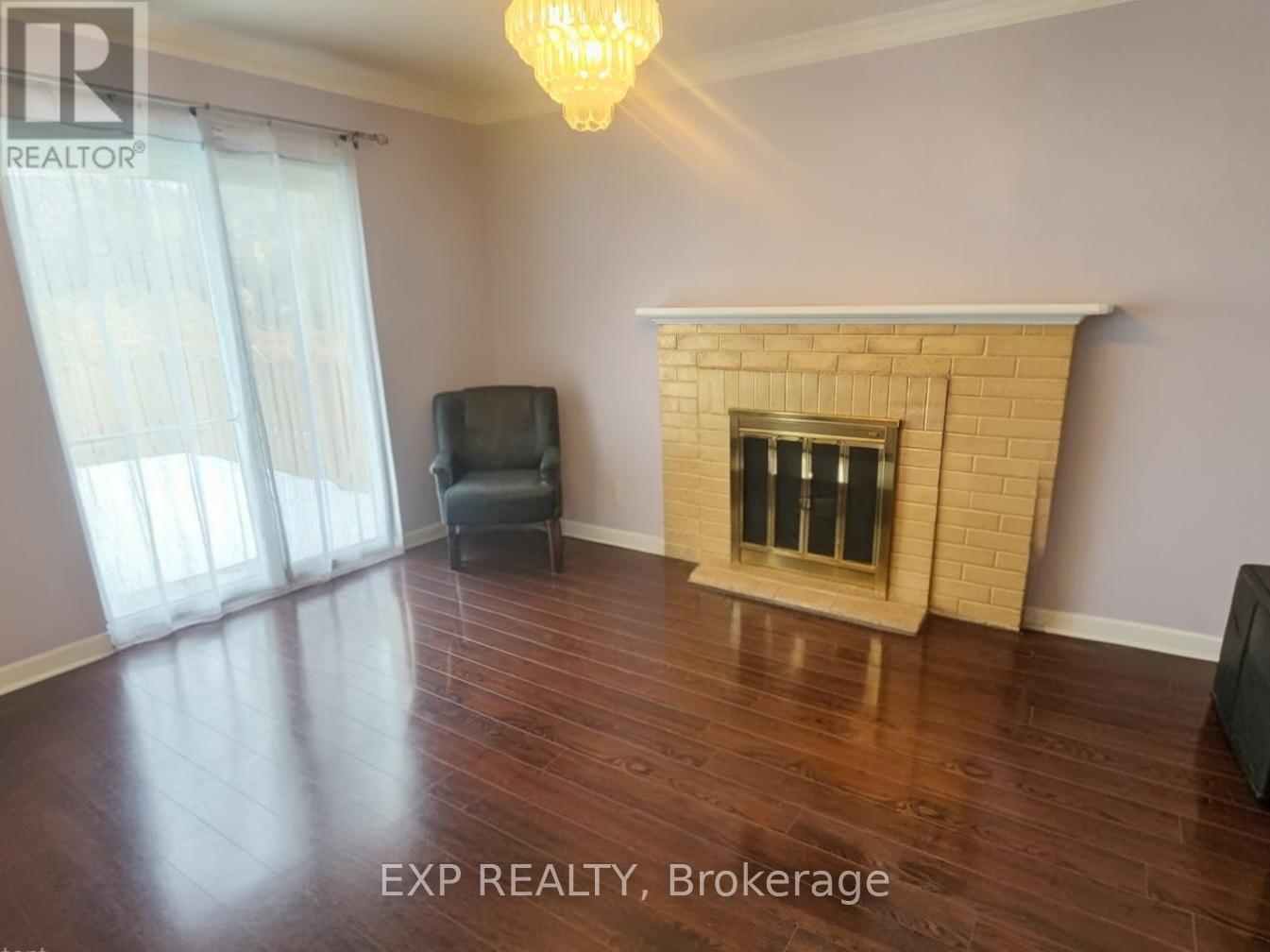 4302 Mayflower Drive, Mississauga, Ontario  L5R 1T7 - Photo 7 - W12164819