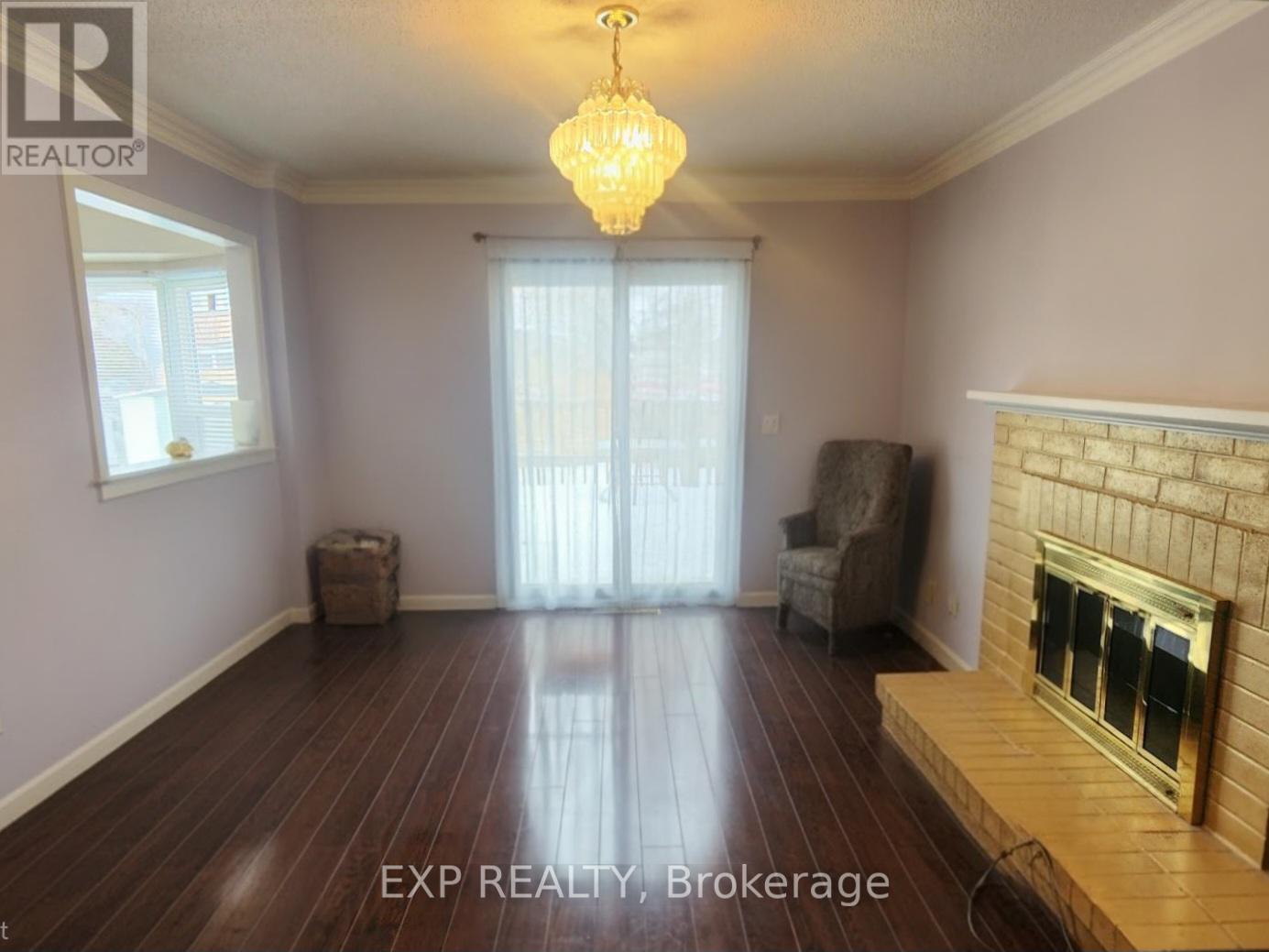 4302 Mayflower Drive, Mississauga, Ontario  L5R 1T7 - Photo 8 - W12164819