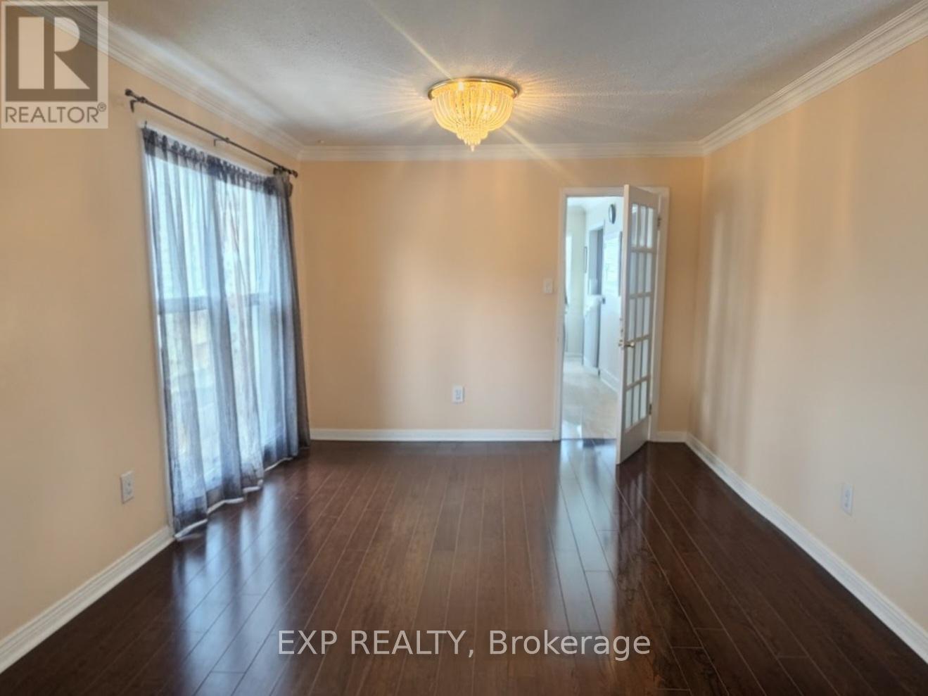 4302 Mayflower Drive, Mississauga, Ontario  L5R 1T7 - Photo 9 - W12164819
