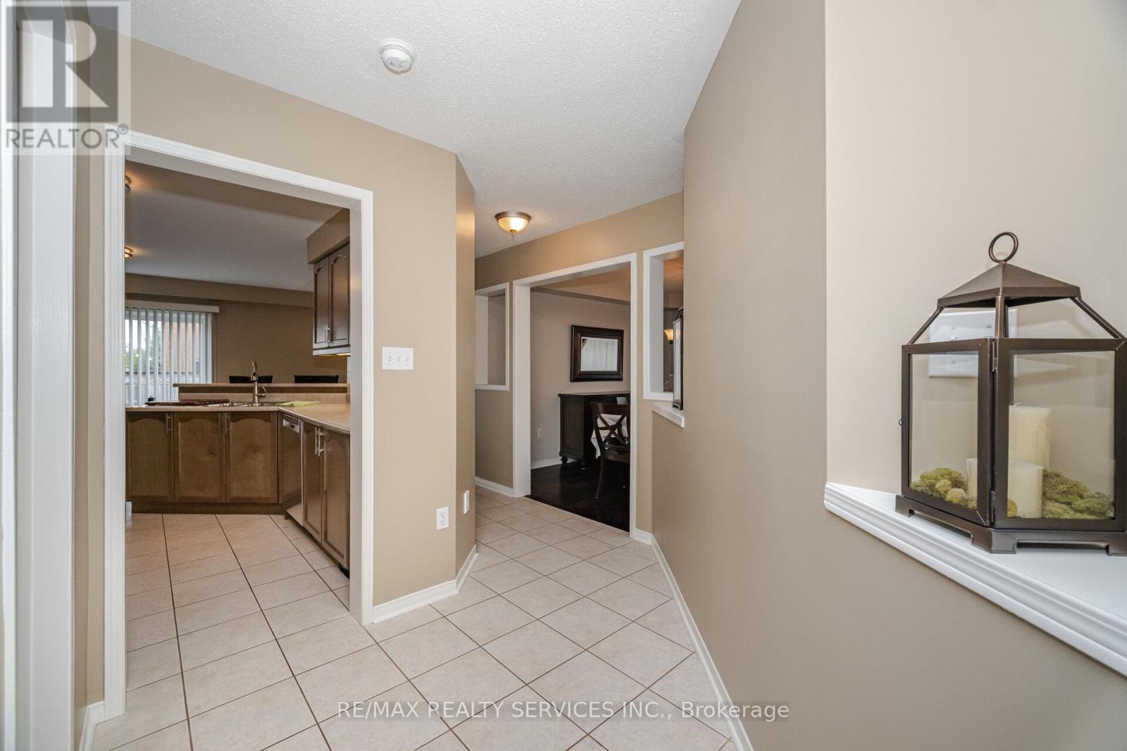 363 Edenbrook Hill Drive, Brampton, Ontario  L7A 2N4 - Photo 10 - W12164849