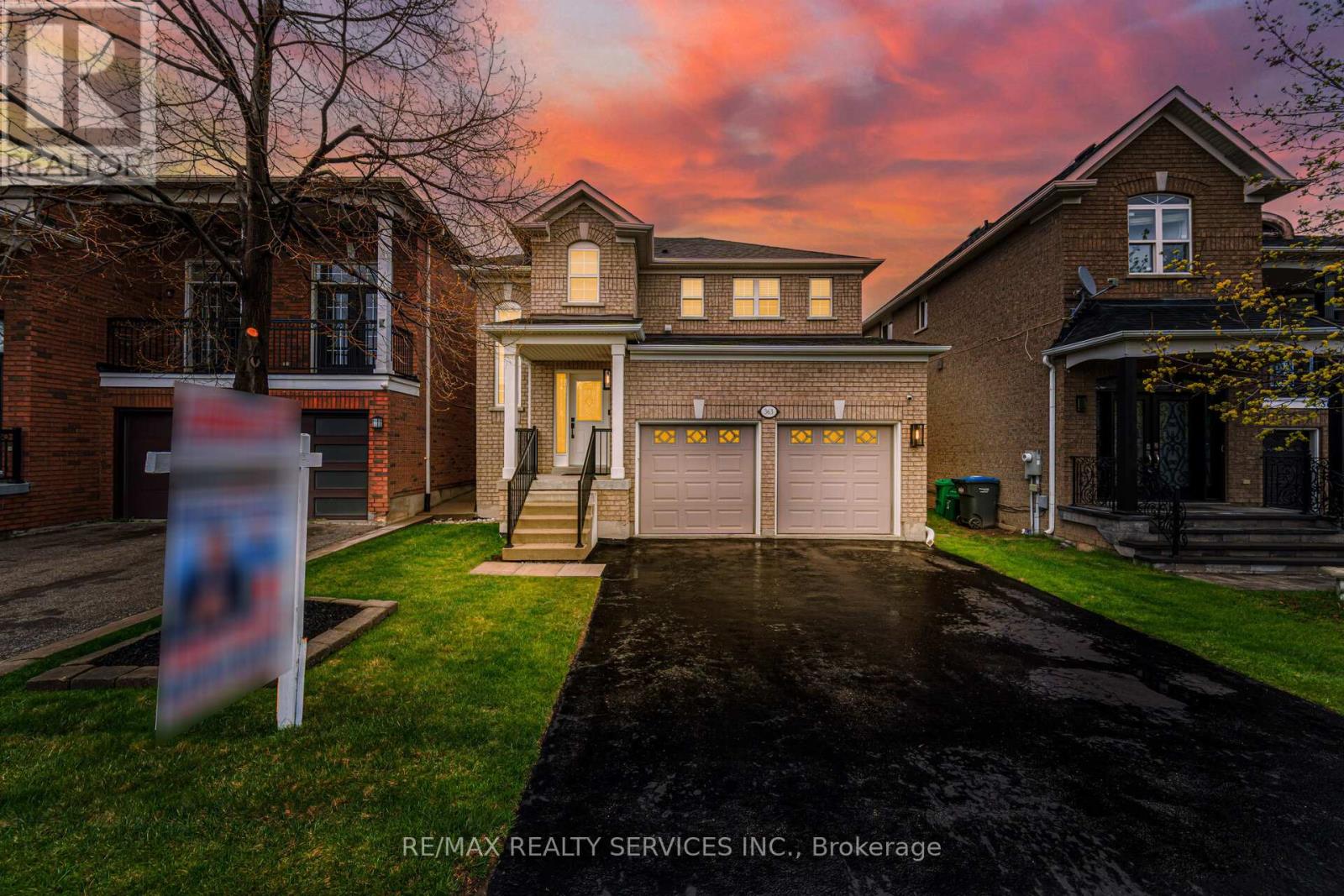 363 Edenbrook Hill Drive, Brampton, Ontario  L7A 2N4 - Photo 4 - W12164849