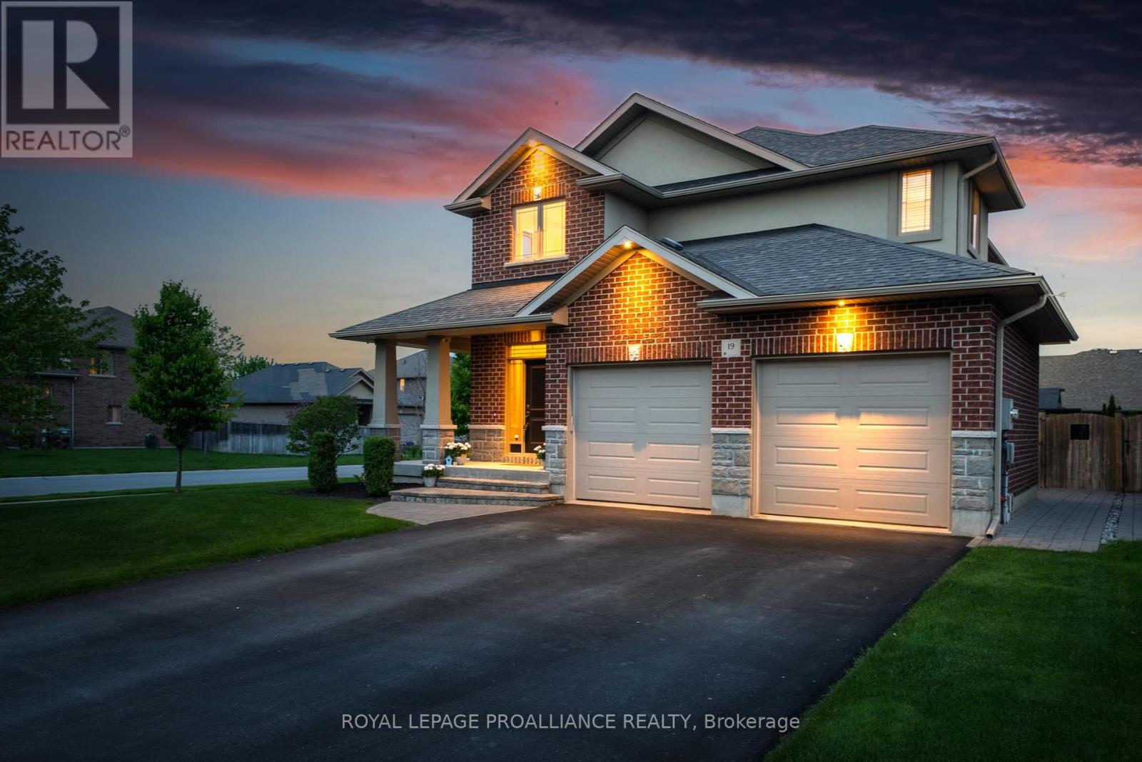 19 Scenic Drive, Belleville, Ontario  K8N 0C2 - Photo 2 - X12159165