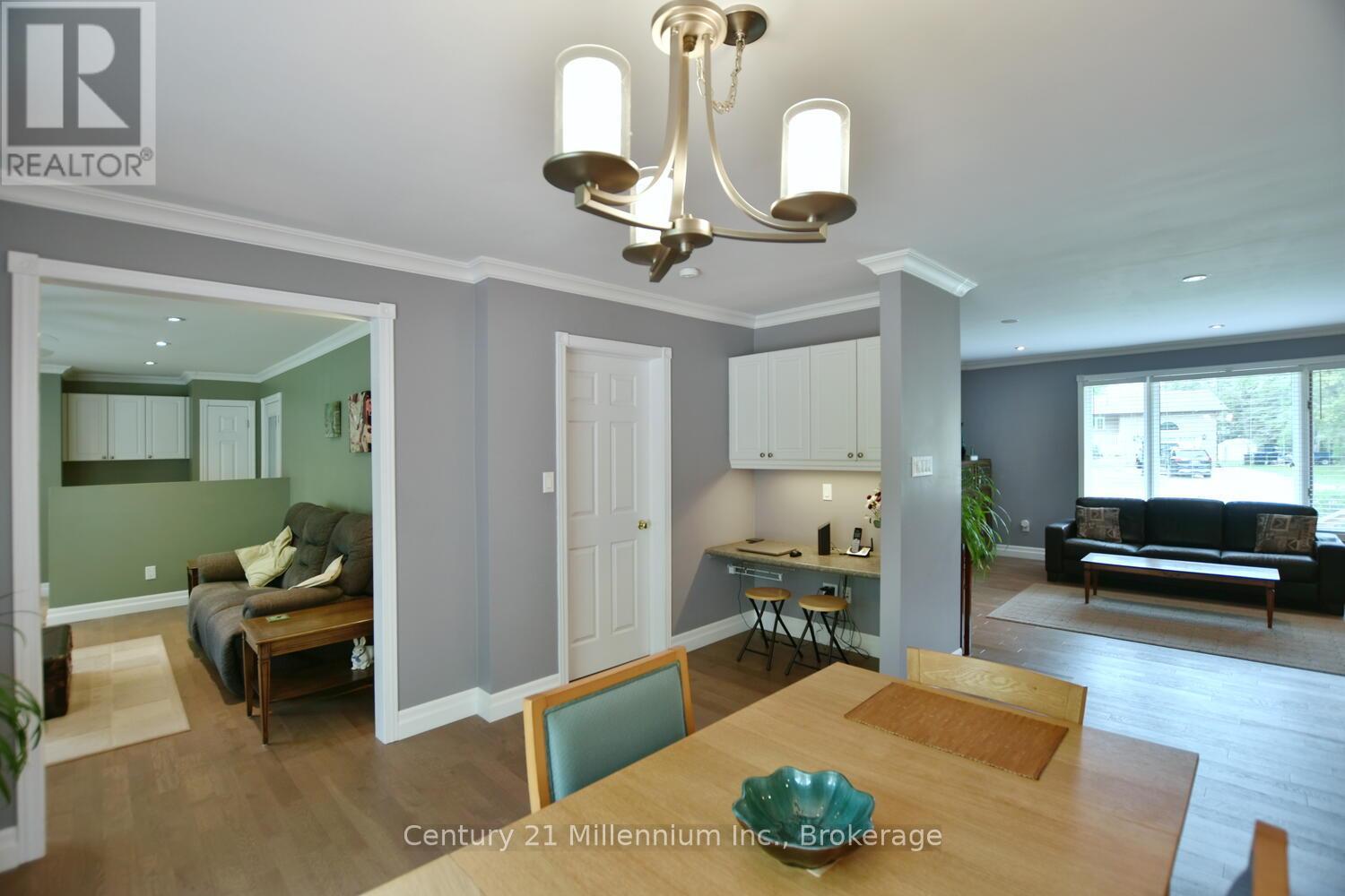 48 Indianola Crescent, Wasaga Beach, Ontario  L9Z 2W3 - Photo 13 - S12165024