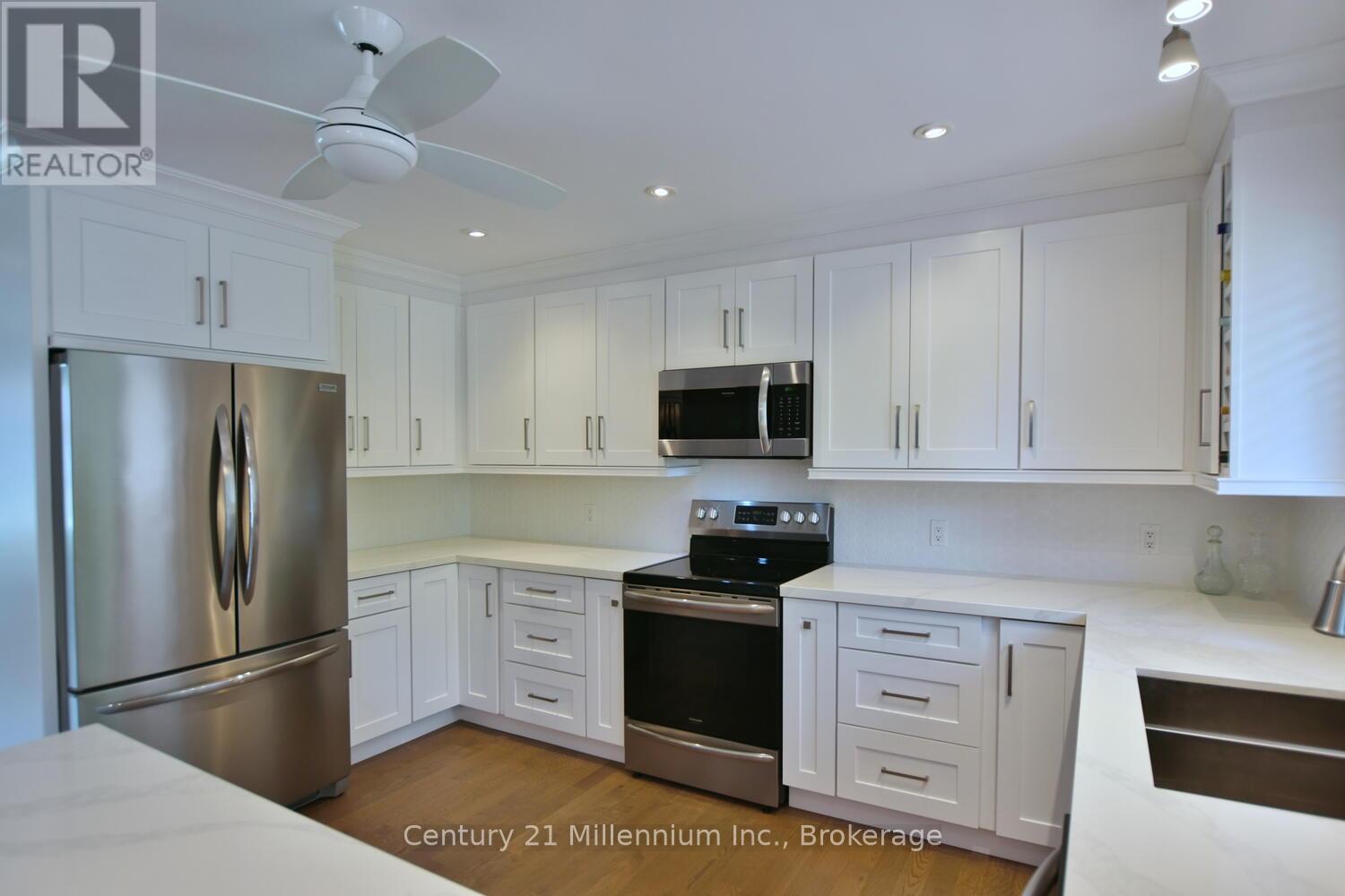 48 Indianola Crescent, Wasaga Beach, Ontario  L9Z 2W3 - Photo 15 - S12165024