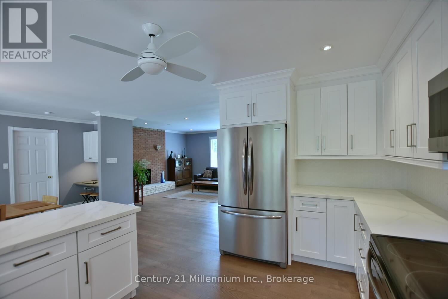 48 Indianola Crescent, Wasaga Beach, Ontario  L9Z 2W3 - Photo 16 - S12165024