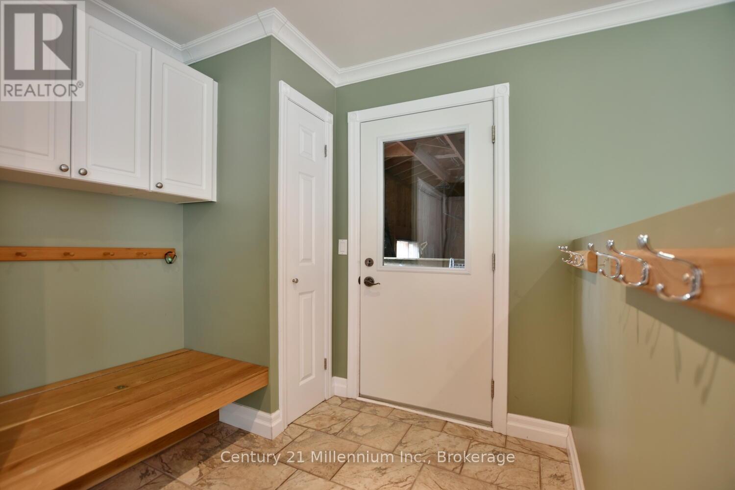 48 Indianola Crescent, Wasaga Beach, Ontario  L9Z 2W3 - Photo 22 - S12165024