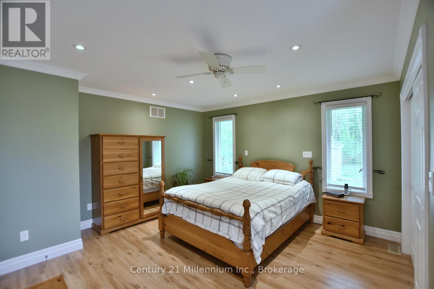 48 Indianola Crescent, Wasaga Beach, Ontario  L9Z 2W3 - Photo 24 - S12165024