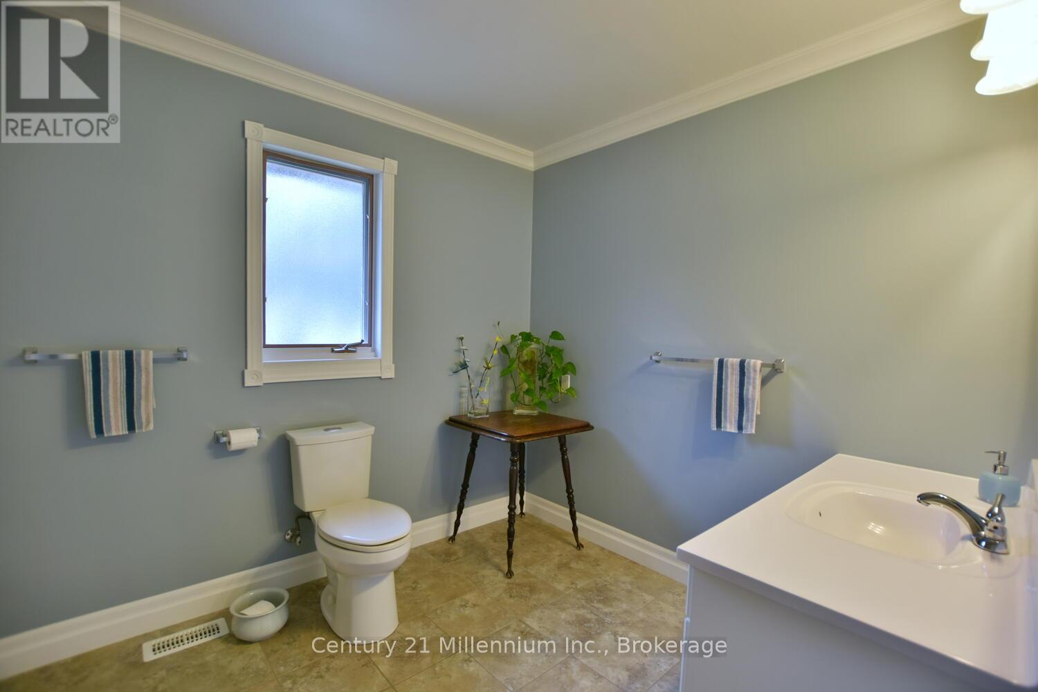 48 Indianola Crescent, Wasaga Beach, Ontario  L9Z 2W3 - Photo 37 - S12165024