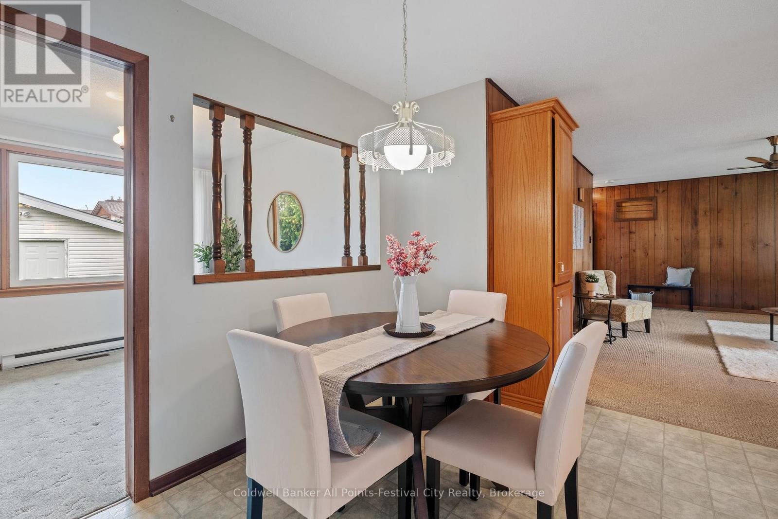 4 Suncoast Drive W, Goderich (Goderich Town), Ontario  N7A 1X1 - Photo 13 - X12165011