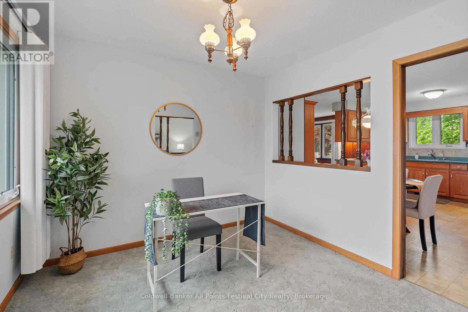 4 Suncoast Drive W, Goderich (Goderich Town), Ontario  N7A 1X1 - Photo 15 - X12165011